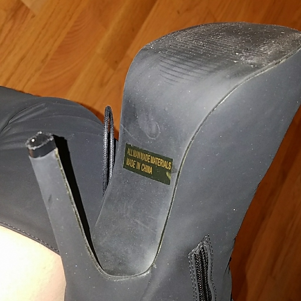 Lace up above the knee boots - Picture 3 of 3